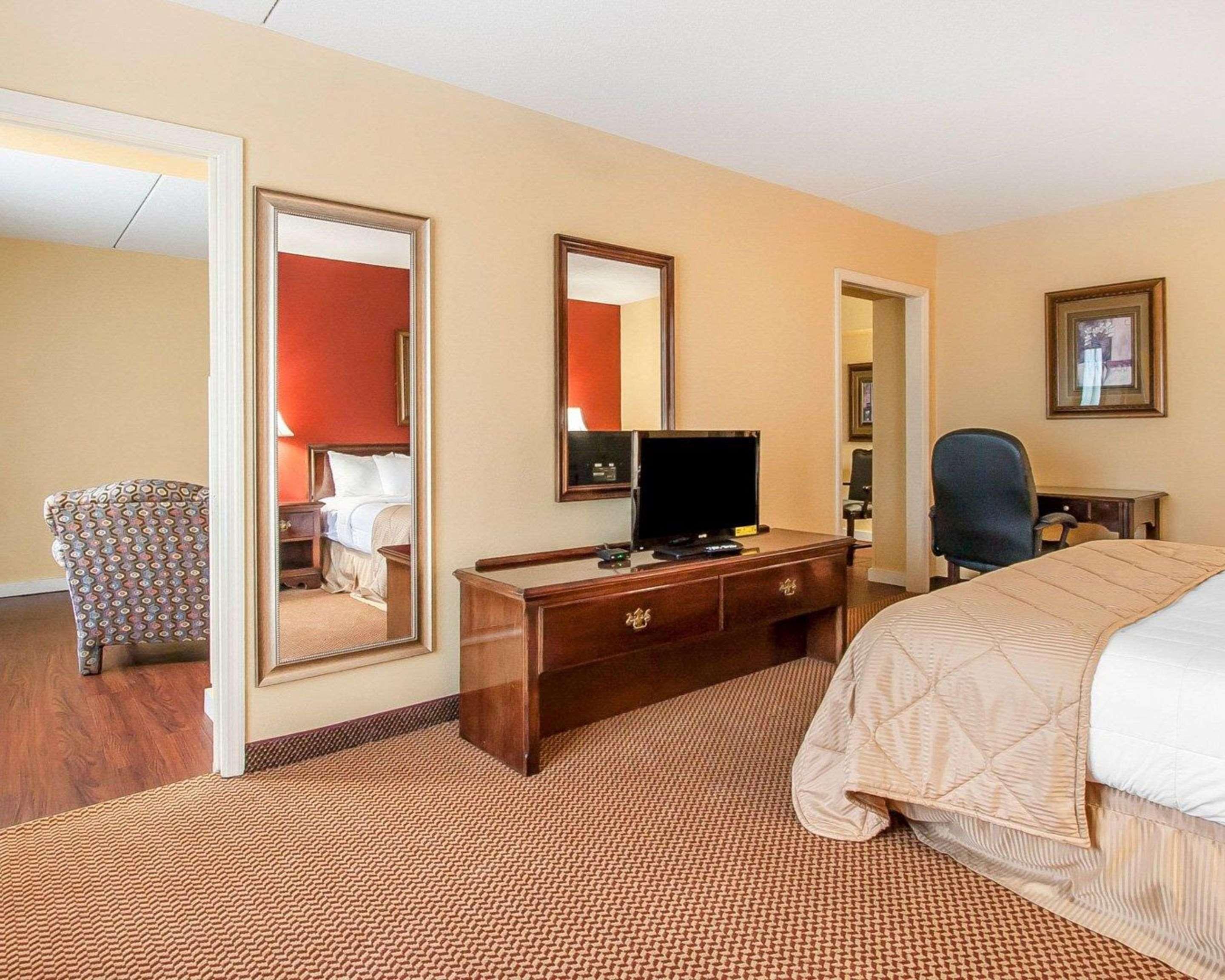 Clarion Inn & Suites University Center Auburn Luaran gambar