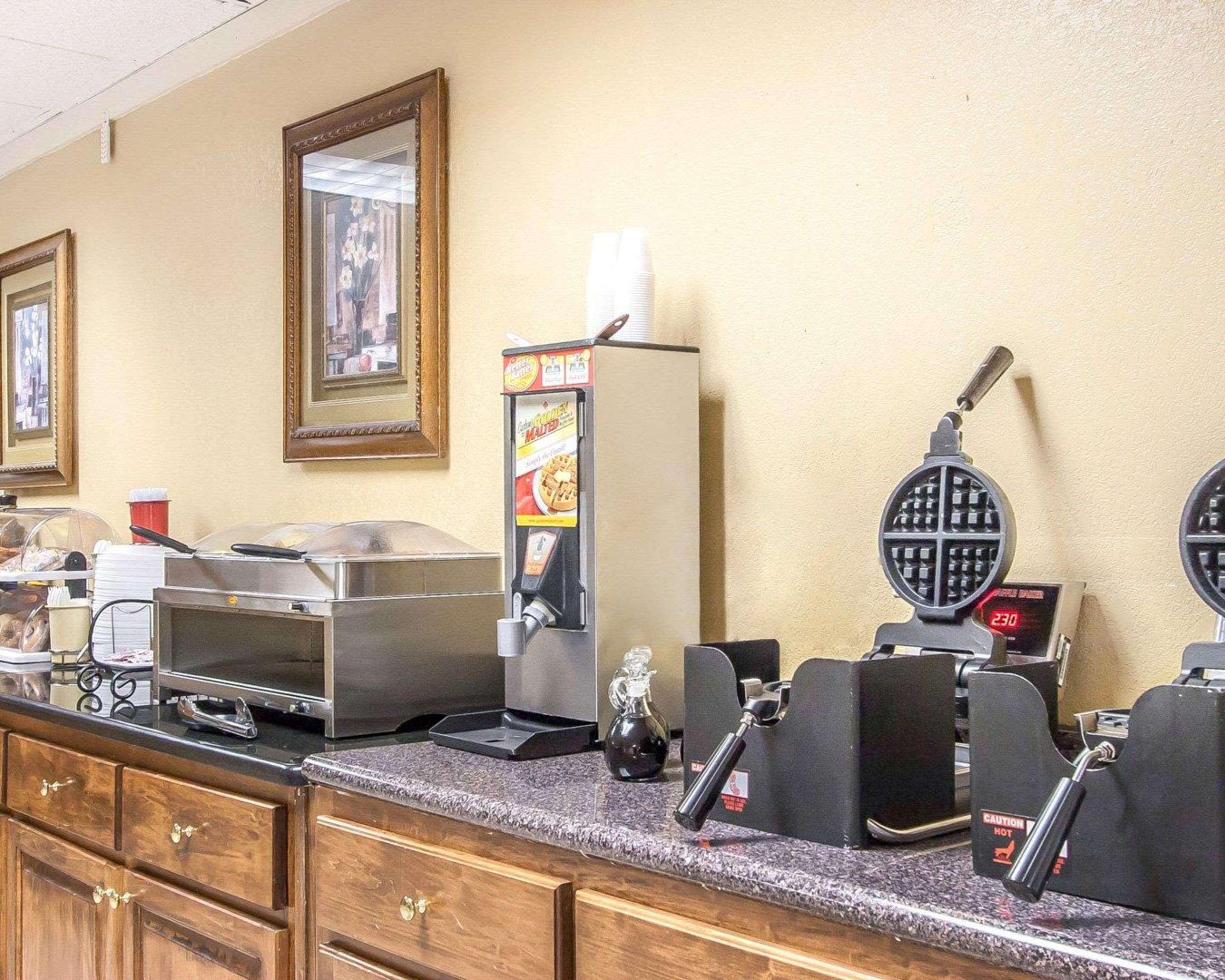 Clarion Inn & Suites University Center Auburn Luaran gambar