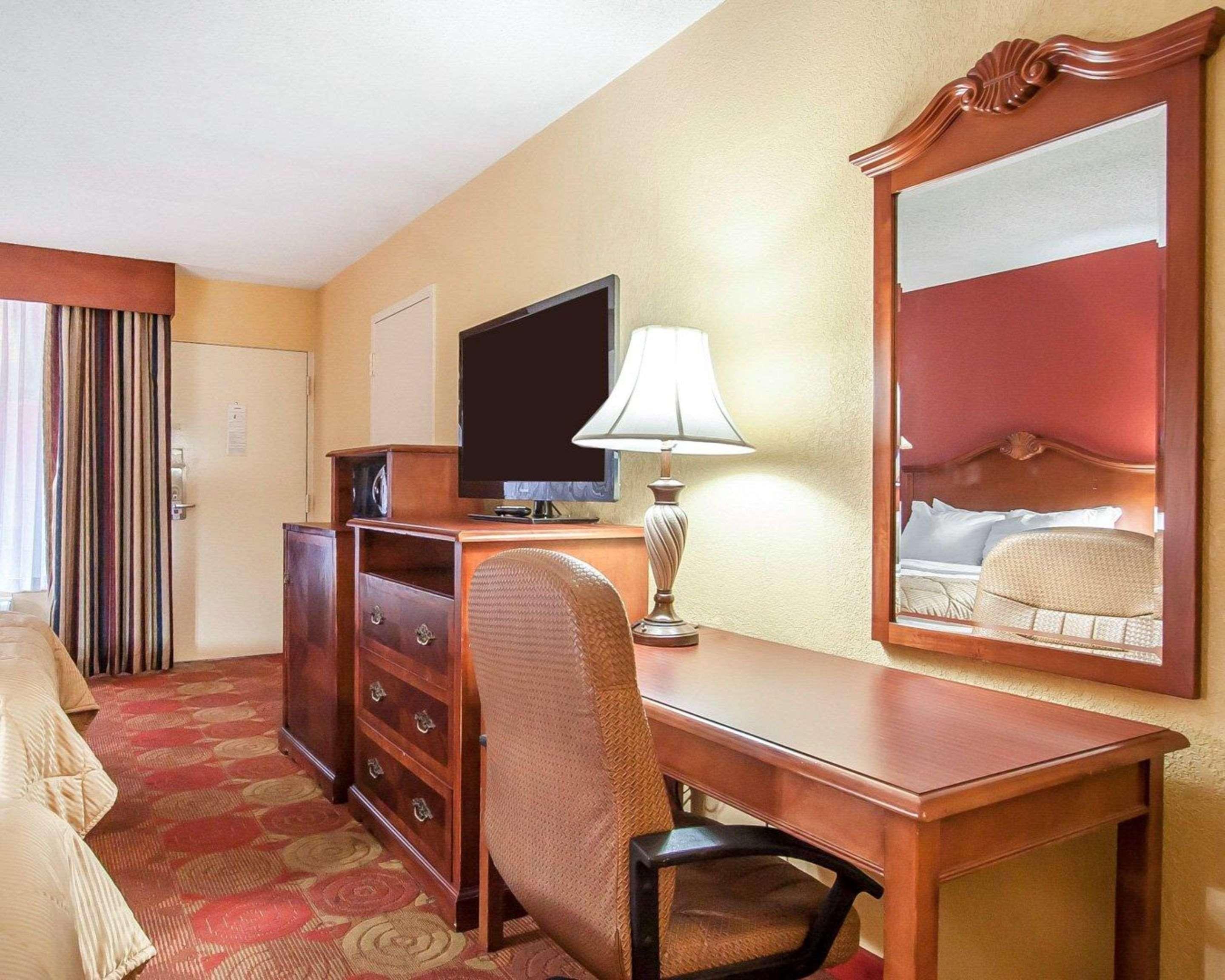 Clarion Inn & Suites University Center Auburn Luaran gambar