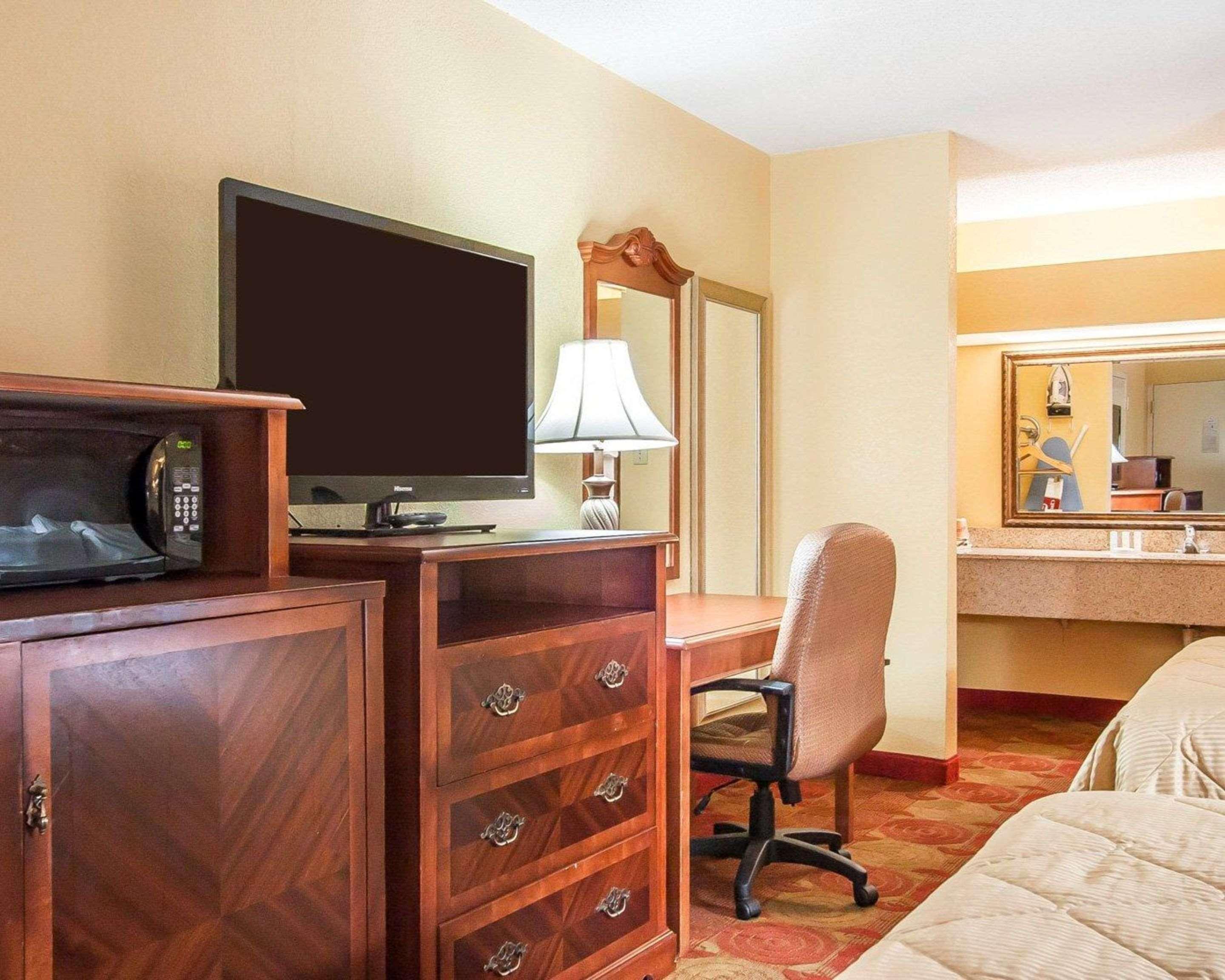 Clarion Inn & Suites University Center Auburn Luaran gambar